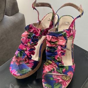 Steve Madden Quantumm Floral Cork Wedge